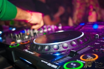 Dj Ue 40